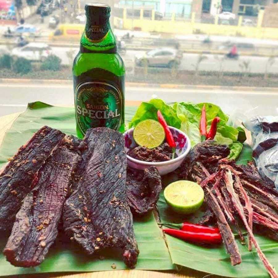 Thịt trâu gác bếp